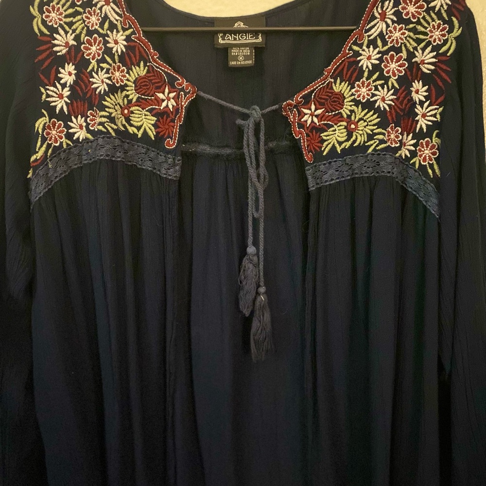 Open front shirt! - Picture 2 of 5